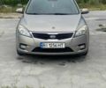 Серый Киа Сид, объемом двигателя 1.6 л и пробегом 300 тыс. км за 6798 $, фото 1 на Automoto.ua