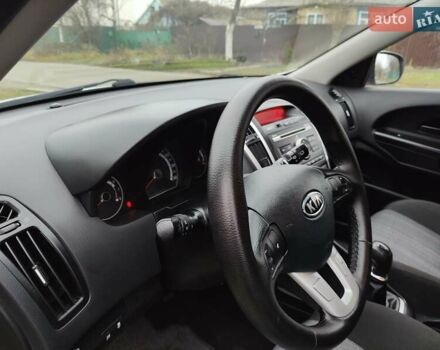 Серый Киа Сид, объемом двигателя 1.4 л и пробегом 211 тыс. км за 6550 $, фото 12 на Automoto.ua