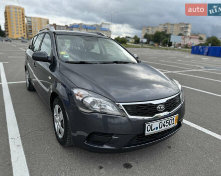 Серый Киа Сид, объемом двигателя 1.4 л и пробегом 210 тыс. км за 5900 $, фото 3 на Automoto.ua