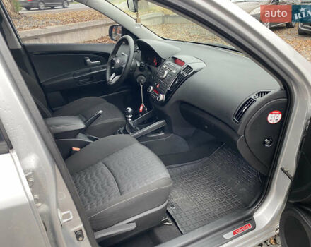 Серый Киа Сид, объемом двигателя 1.58 л и пробегом 204 тыс. км за 6299 $, фото 34 на Automoto.ua
