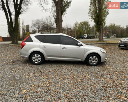 Серый Киа Сид, объемом двигателя 1.58 л и пробегом 204 тыс. км за 6299 $, фото 10 на Automoto.ua