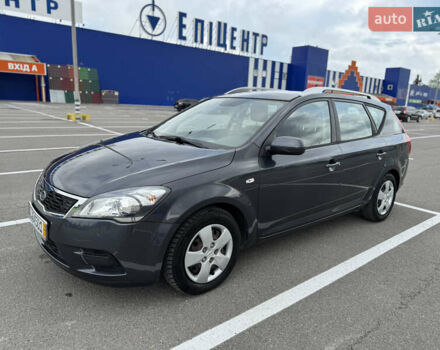 Серый Киа Сид, объемом двигателя 1.4 л и пробегом 210 тыс. км за 5900 $, фото 7 на Automoto.ua