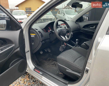 Серый Киа Сид, объемом двигателя 1.58 л и пробегом 204 тыс. км за 6299 $, фото 18 на Automoto.ua