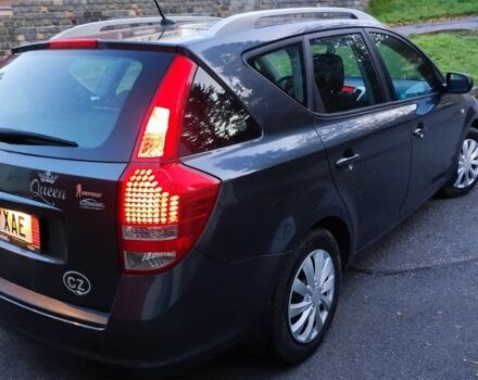 Сірий Кіа Сід, об'ємом двигуна 1.4 л та пробігом 180 тис. км за 4650 $, фото 4 на Automoto.ua