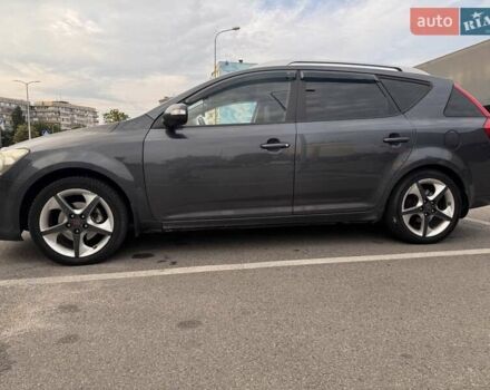 Серый Киа Сид, объемом двигателя 1.6 л и пробегом 250 тыс. км за 6500 $, фото 5 на Automoto.ua
