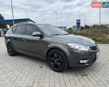 Серый Киа Сид, объемом двигателя 1.6 л и пробегом 276 тыс. км за 6700 $, фото 3 на Automoto.ua