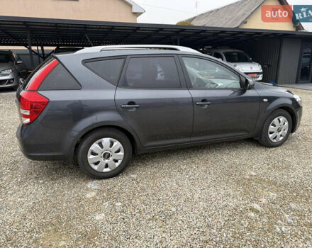 Серый Киа Сид, объемом двигателя 1.4 л и пробегом 250 тыс. км за 4999 $, фото 4 на Automoto.ua