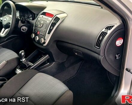 Серый Киа Сид, объемом двигателя 1.4 л и пробегом 205 тыс. км за 6200 $, фото 6 на Automoto.ua