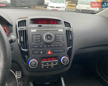 Серый Киа Сид, объемом двигателя 1.58 л и пробегом 204 тыс. км за 6299 $, фото 24 на Automoto.ua