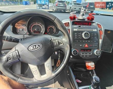 Серый Киа Сид, объемом двигателя 1.6 л и пробегом 225 тыс. км за 6600 $, фото 5 на Automoto.ua