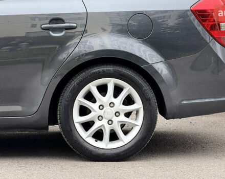 Серый Киа Сид, объемом двигателя 1.6 л и пробегом 263 тыс. км за 6750 $, фото 11 на Automoto.ua