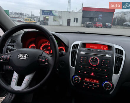 Серый Киа Сид, объемом двигателя 1.6 л и пробегом 187 тыс. км за 7200 $, фото 10 на Automoto.ua