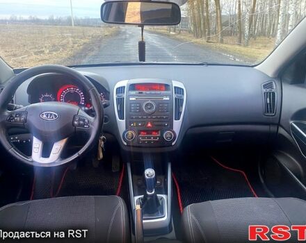 Серый Киа Сид, объемом двигателя 1.6 л и пробегом 265 тыс. км за 6800 $, фото 7 на Automoto.ua