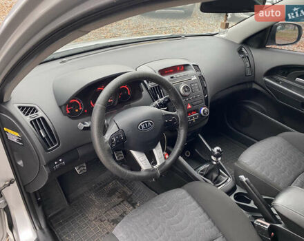 Серый Киа Сид, объемом двигателя 1.58 л и пробегом 204 тыс. км за 6299 $, фото 21 на Automoto.ua