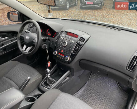 Серый Киа Сид, объемом двигателя 1.58 л и пробегом 204 тыс. км за 6299 $, фото 35 на Automoto.ua