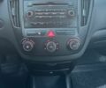 Серый Киа Сид, объемом двигателя 2 л и пробегом 297 тыс. км за 3750 $, фото 9 на Automoto.ua