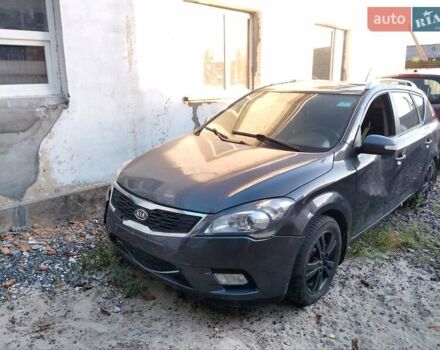 Сірий Кіа Сід, об'ємом двигуна 1.58 л та пробігом 269 тис. км за 3200 $, фото 14 на Automoto.ua