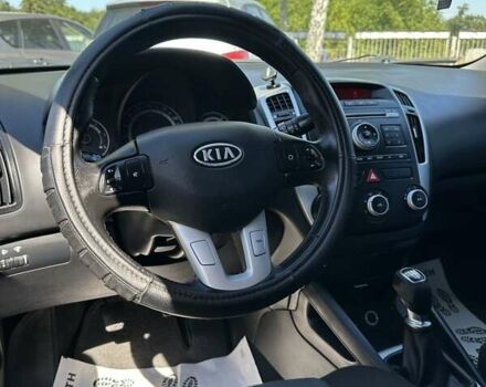 Сірий Кіа Сід, об'ємом двигуна 1.6 л та пробігом 258 тис. км за 6950 $, фото 2 на Automoto.ua