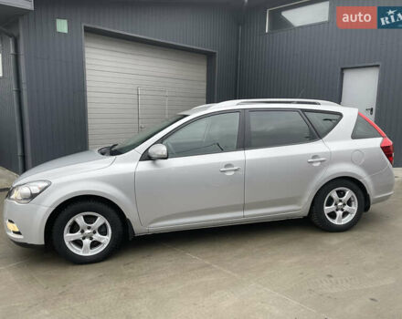 Серый Киа Сид, объемом двигателя 1.59 л и пробегом 207 тыс. км за 6700 $, фото 9 на Automoto.ua