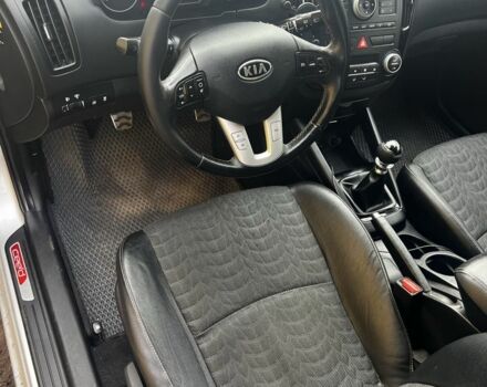 Серый Киа Сид, объемом двигателя 1.6 л и пробегом 266 тыс. км за 6800 $, фото 7 на Automoto.ua