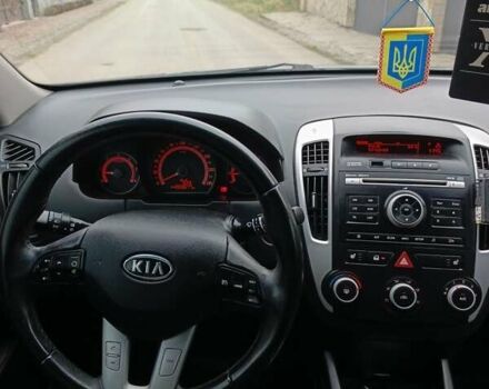 Серый Киа Сид, объемом двигателя 1.6 л и пробегом 259 тыс. км за 6189 $, фото 9 на Automoto.ua