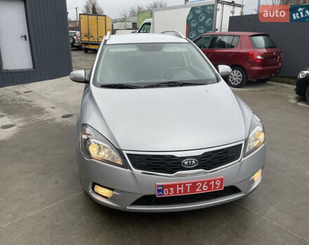 Серый Киа Сид, объемом двигателя 1.59 л и пробегом 207 тыс. км за 6700 $, фото 3 на Automoto.ua