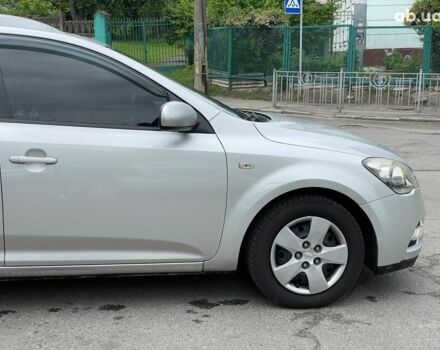 Серый Киа Сид, объемом двигателя 1.4 л и пробегом 298 тыс. км за 7290 $, фото 5 на Automoto.ua