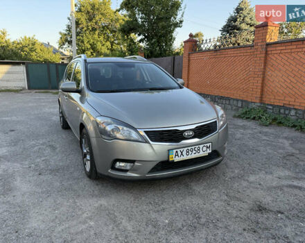 Серый Киа Сид, объемом двигателя 1.6 л и пробегом 190 тыс. км за 5900 $, фото 2 на Automoto.ua
