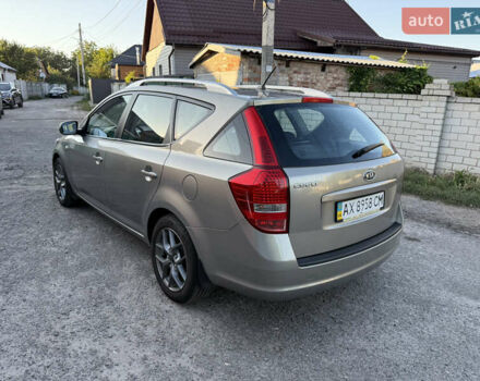 Серый Киа Сид, объемом двигателя 1.6 л и пробегом 190 тыс. км за 5900 $, фото 10 на Automoto.ua