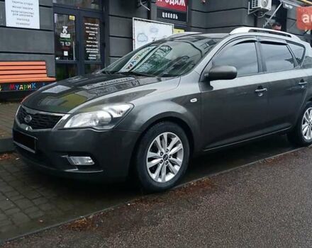 Серый Киа Сид, объемом двигателя 1.58 л и пробегом 260 тыс. км за 5800 $, фото 6 на Automoto.ua