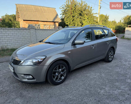 Серый Киа Сид, объемом двигателя 1.6 л и пробегом 190 тыс. км за 5900 $, фото 12 на Automoto.ua