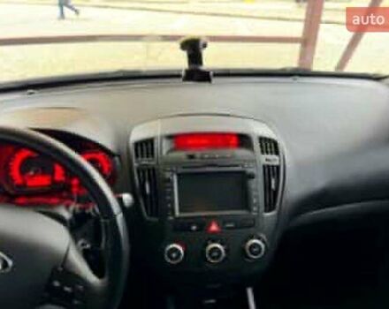 Сірий Кіа Сід, об'ємом двигуна 1.4 л та пробігом 200 тис. км за 7500 $, фото 5 на Automoto.ua