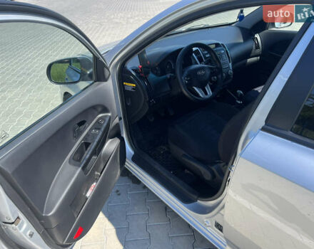 Сірий Кіа Сід, об'ємом двигуна 1.6 л та пробігом 264 тис. км за 6800 $, фото 5 на Automoto.ua