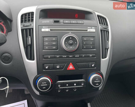 Серый Киа Сид, объемом двигателя 1.59 л и пробегом 207 тыс. км за 6700 $, фото 25 на Automoto.ua