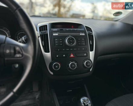 Кіа Сід 2011 у Вінниці на Automoto.ua Сірий Кіа Сід, об'ємом двигуна 1.6 л та пробігом 237 тис. км за 6800 $, фото 25 на Automoto.ua