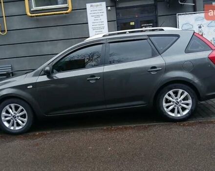 Серый Киа Сид, объемом двигателя 1.58 л и пробегом 260 тыс. км за 5800 $, фото 2 на Automoto.ua