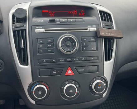 Серый Киа Сид, объемом двигателя 1.4 л и пробегом 220 тыс. км за 7000 $, фото 9 на Automoto.ua