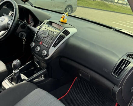 Сірий Кіа Сід, об'ємом двигуна 1.6 л та пробігом 291 тис. км за 7200 $, фото 8 на Automoto.ua