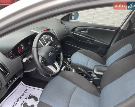 Серый Киа Сид, объемом двигателя 1.59 л и пробегом 207 тыс. км за 6700 $, фото 22 на Automoto.ua