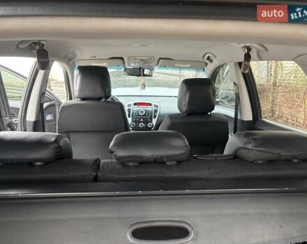 Серый Киа Сид, объемом двигателя 1.58 л и пробегом 300 тыс. км за 6000 $, фото 1 на Automoto.ua