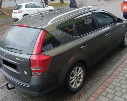 Серый Киа Сид, объемом двигателя 1.58 л и пробегом 260 тыс. км за 5800 $, фото 3 на Automoto.ua