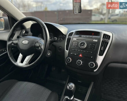 Кіа Сід 2011 у Вінниці на Automoto.ua Сірий Кіа Сід, об'ємом двигуна 1.6 л та пробігом 237 тис. км за 6800 $, фото 43 на Automoto.ua