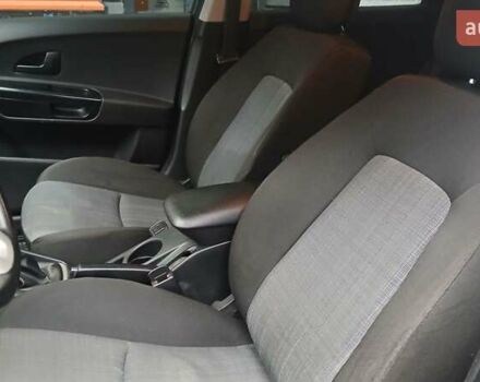 Серый Киа Сид, объемом двигателя 1.58 л и пробегом 260 тыс. км за 5800 $, фото 10 на Automoto.ua