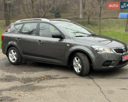 Серый Киа Сид, объемом двигателя 1.59 л и пробегом 187 тыс. км за 6700 $, фото 9 на Automoto.ua