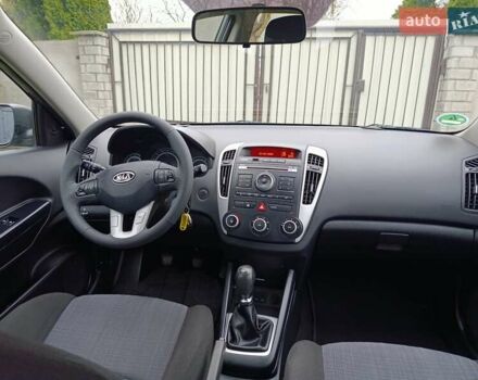 Серый Киа Сид, объемом двигателя 1.4 л и пробегом 187 тыс. км за 5999 $, фото 43 на Automoto.ua