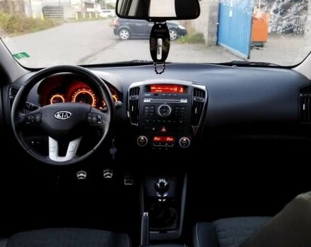 Серый Киа Сид, объемом двигателя 1.58 л и пробегом 142 тыс. км за 6800 $, фото 14 на Automoto.ua