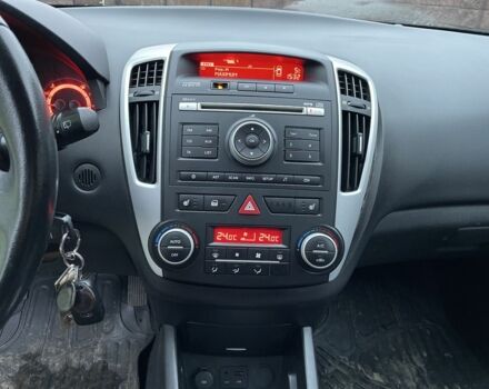 Сірий Кіа Сід, об'ємом двигуна 1.6 л та пробігом 215 тис. км за 5350 $, фото 9 на Automoto.ua