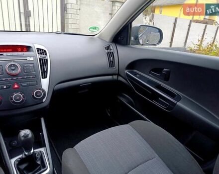 Серый Киа Сид, объемом двигателя 1.4 л и пробегом 187 тыс. км за 5999 $, фото 9 на Automoto.ua