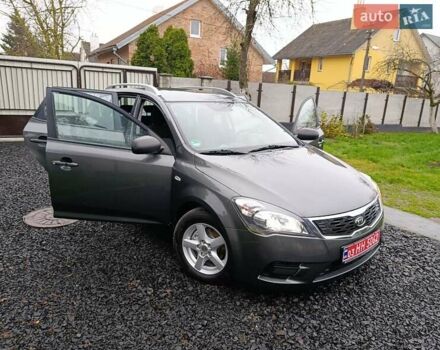 Серый Киа Сид, объемом двигателя 1.4 л и пробегом 187 тыс. км за 6500 $, фото 12 на Automoto.ua