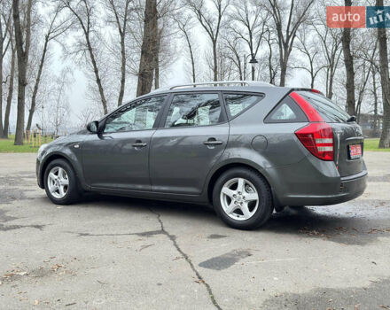 Серый Киа Сид, объемом двигателя 1.59 л и пробегом 187 тыс. км за 6700 $, фото 13 на Automoto.ua